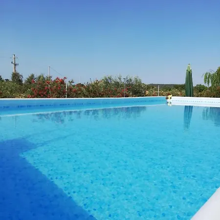 Con Piscina 